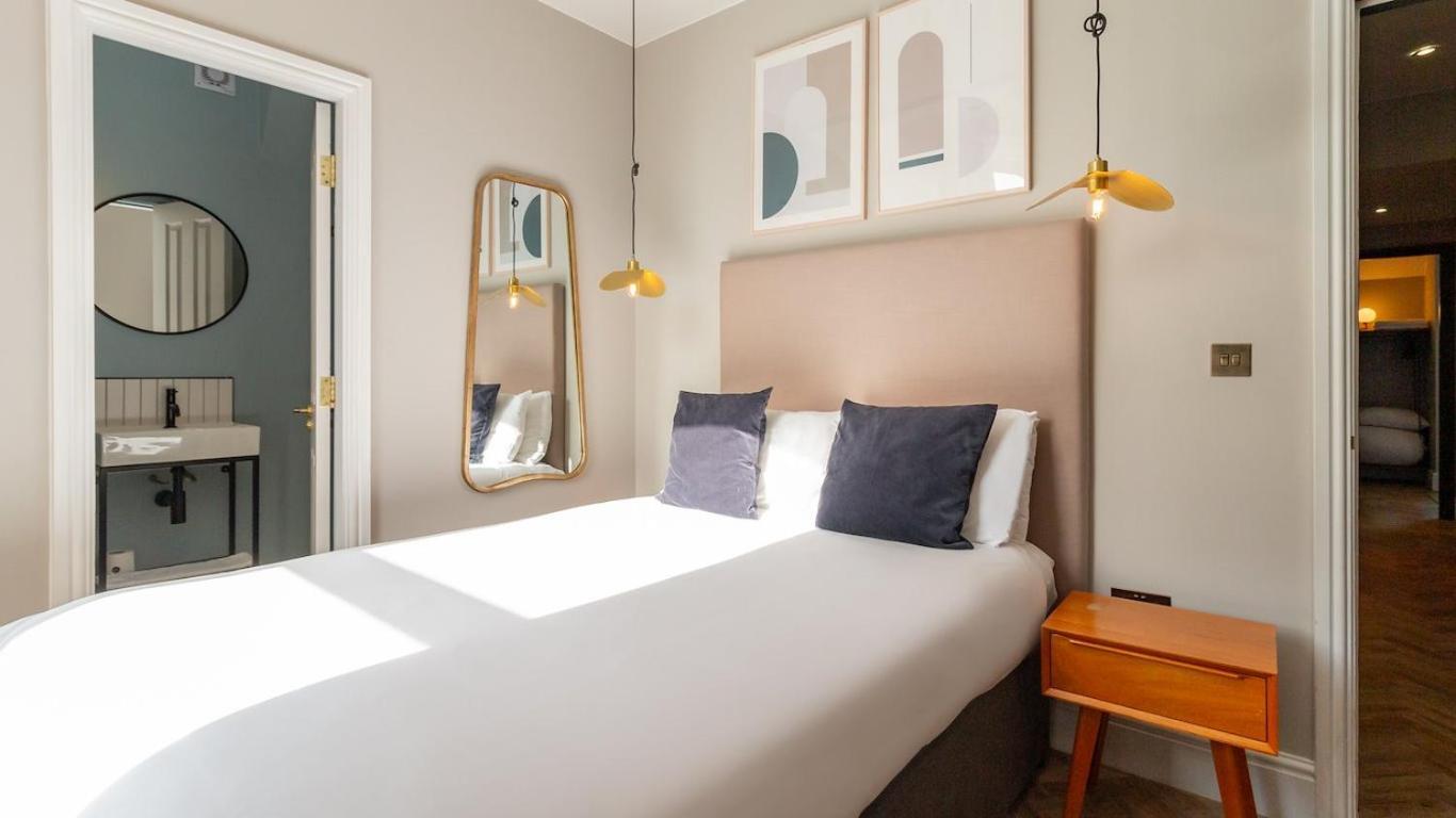 Hy Lytham St Anne'S Aparthotel Lytham St Annes Bagian luar foto
